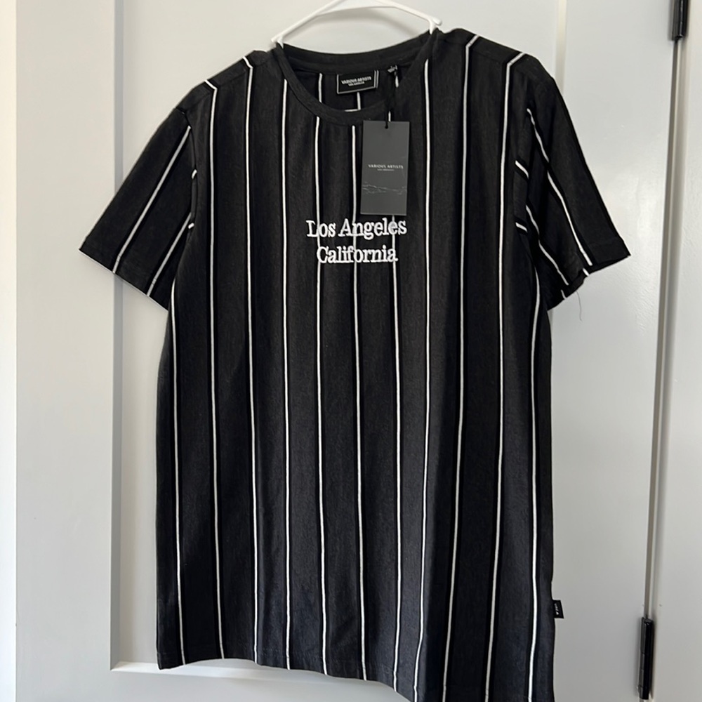 Various Artists LA T-Shirt in Charcoal 🆕